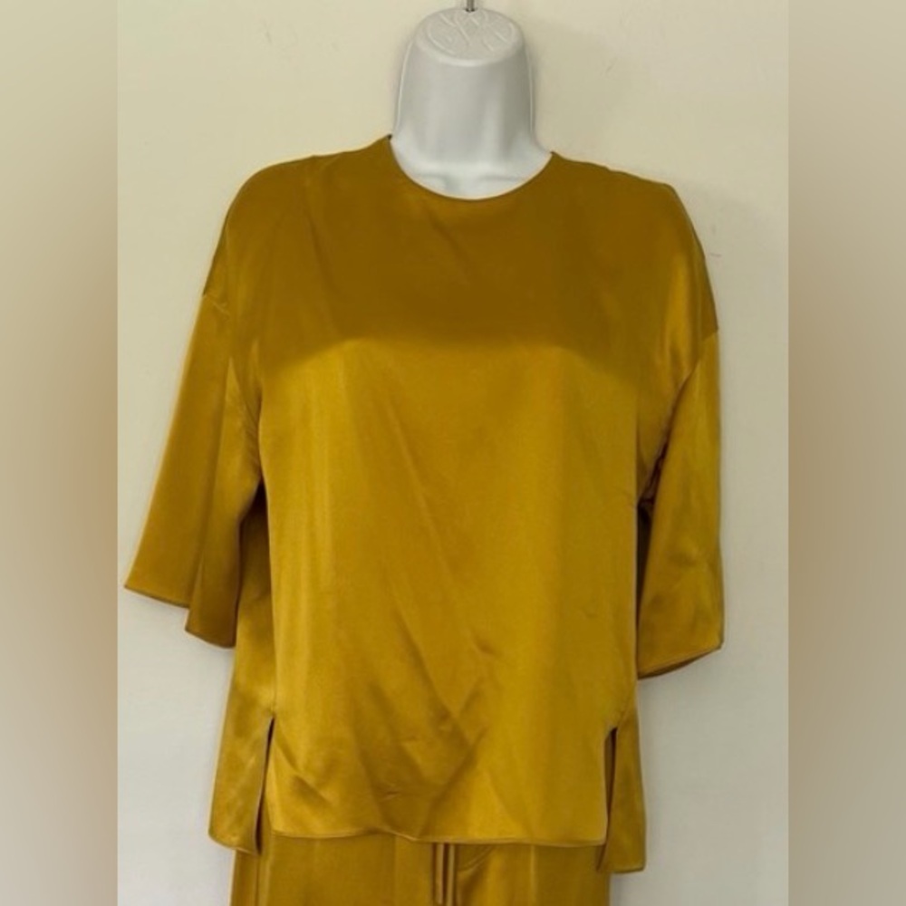 Vince Silk luxurious  ❤️‍🔥 top blouse! - Picture 12 of 12